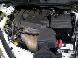 2010 TOYOTA CAMRY, WHITE, LE, 2.5L, AT. Z25986